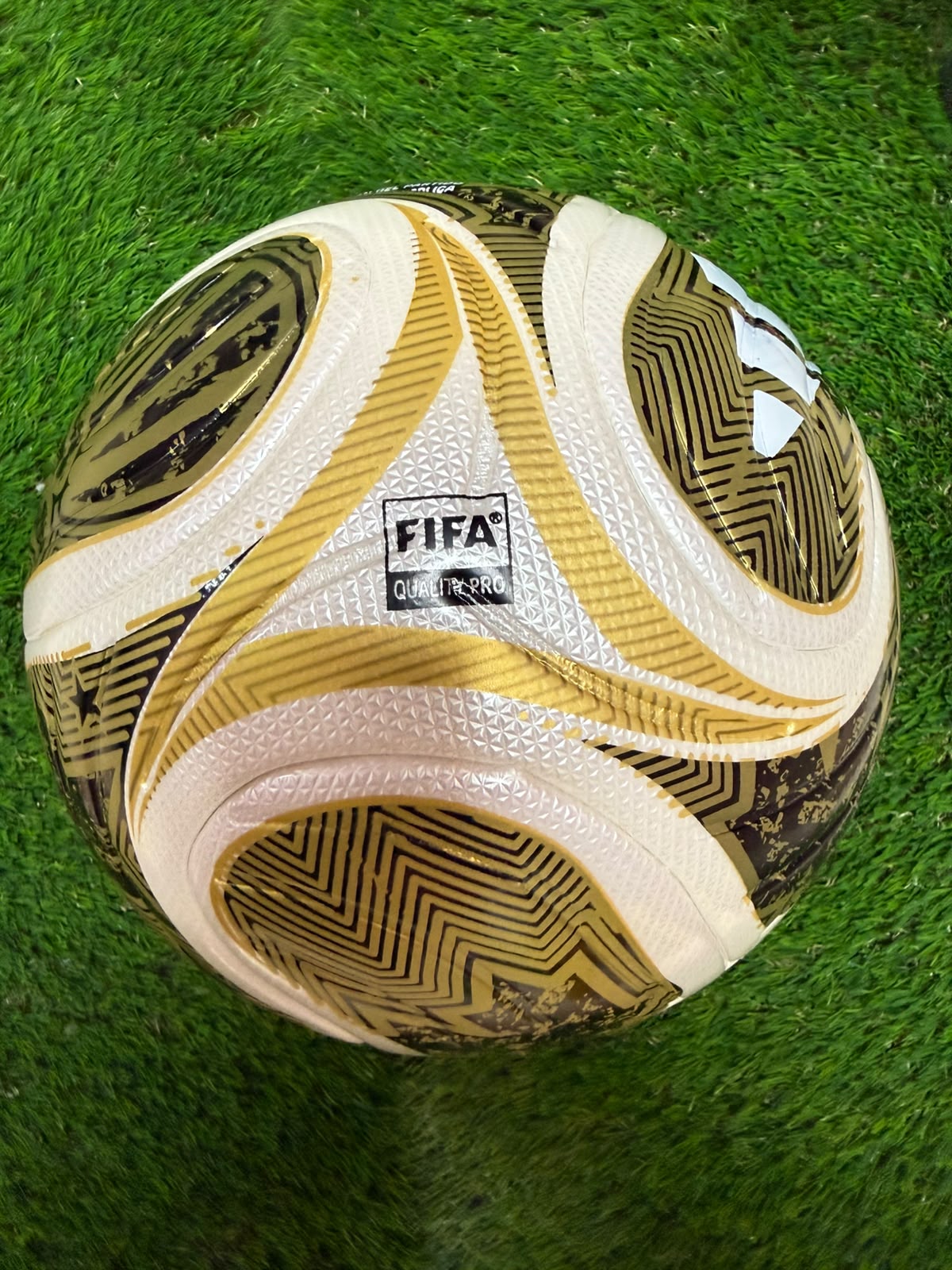 Trionda (Golden Edition Multi-Layer Football)
